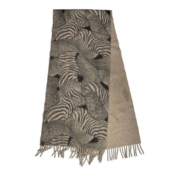 Authentic Salvatore Ferragamo 100% Cashmere Shawl Scarf, 27x60 Fringe Jaguar - Picture 3 of 6